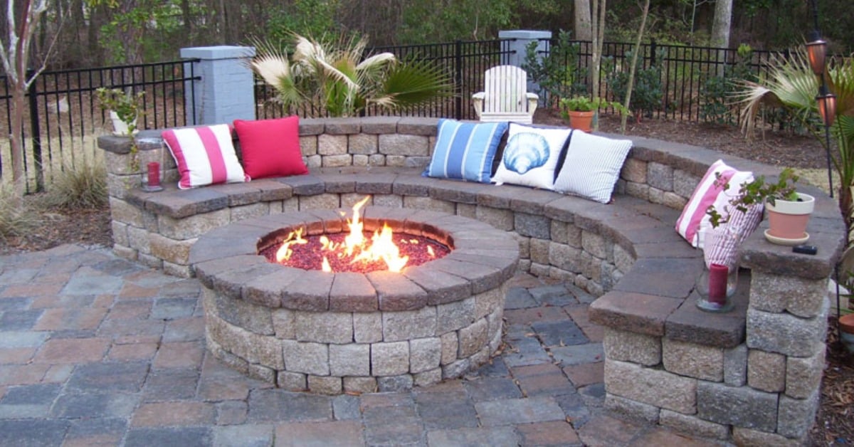 Choosing Fire Bricks for Your Fire Pit： A Complete Guide