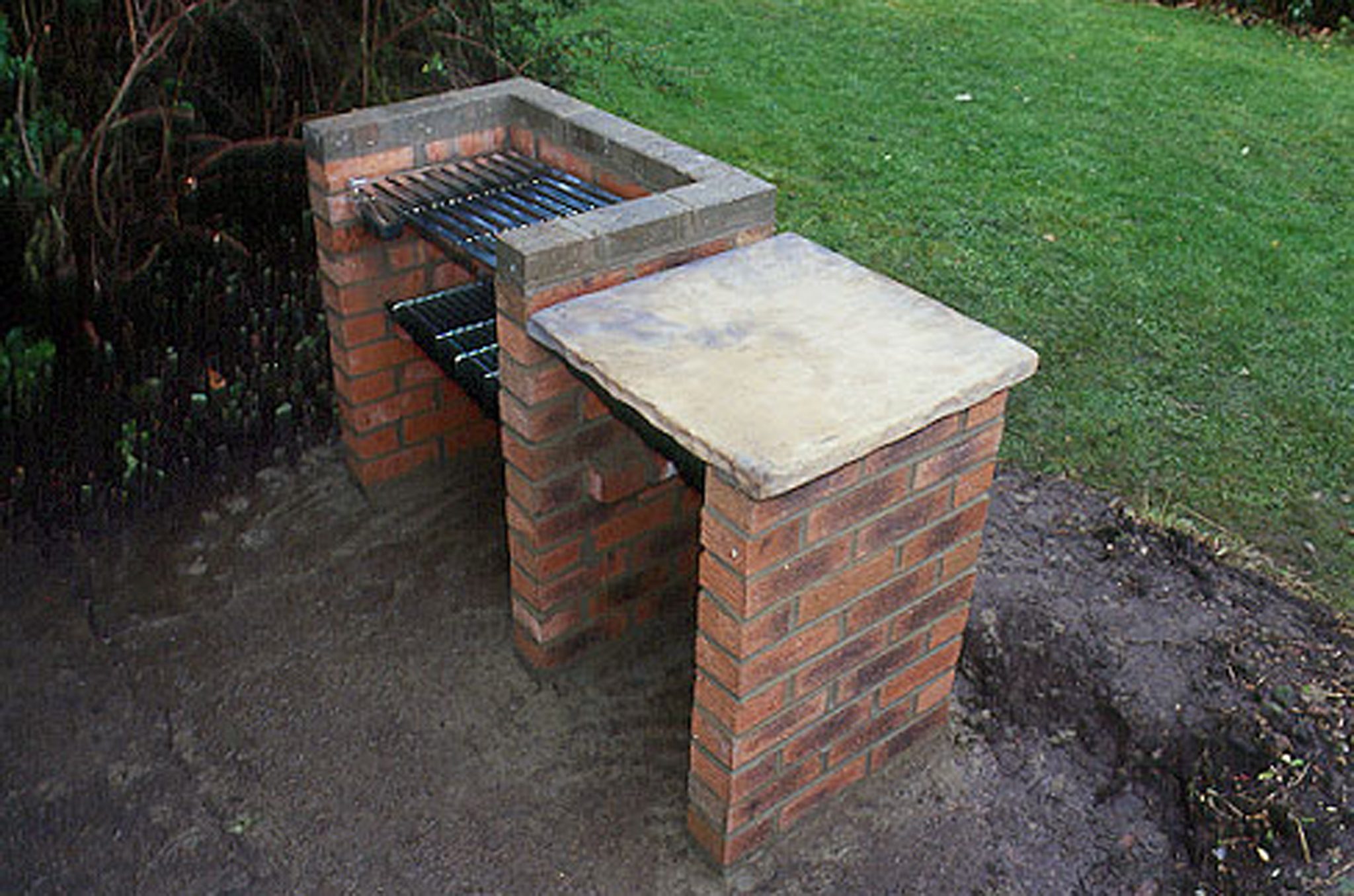 simple brick barbecue grill designs: build your own this weekend!