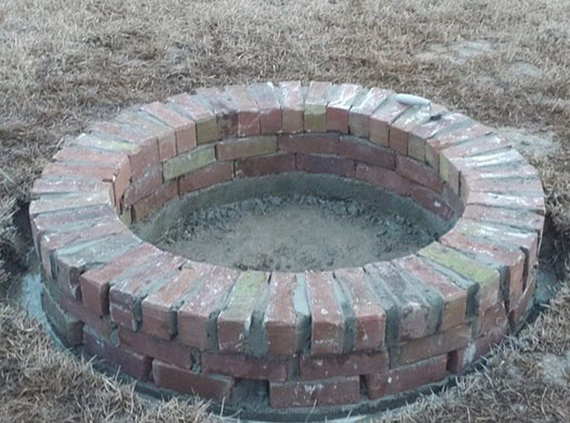 How many bricks do I need for a fire pit? (Quick calculation to get started!)