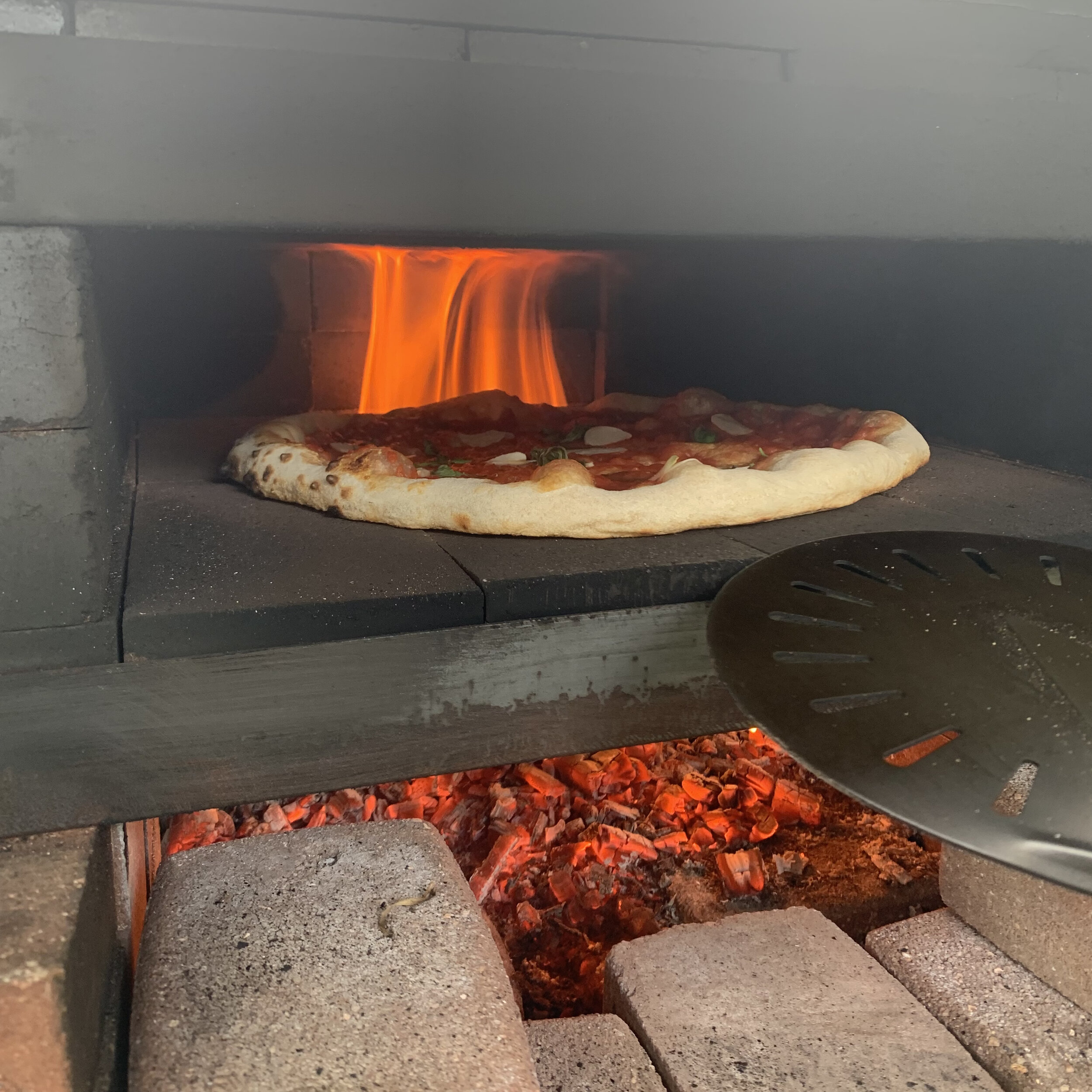 Your own diy pizza oven with bricks: cook authentic pizzas at home!