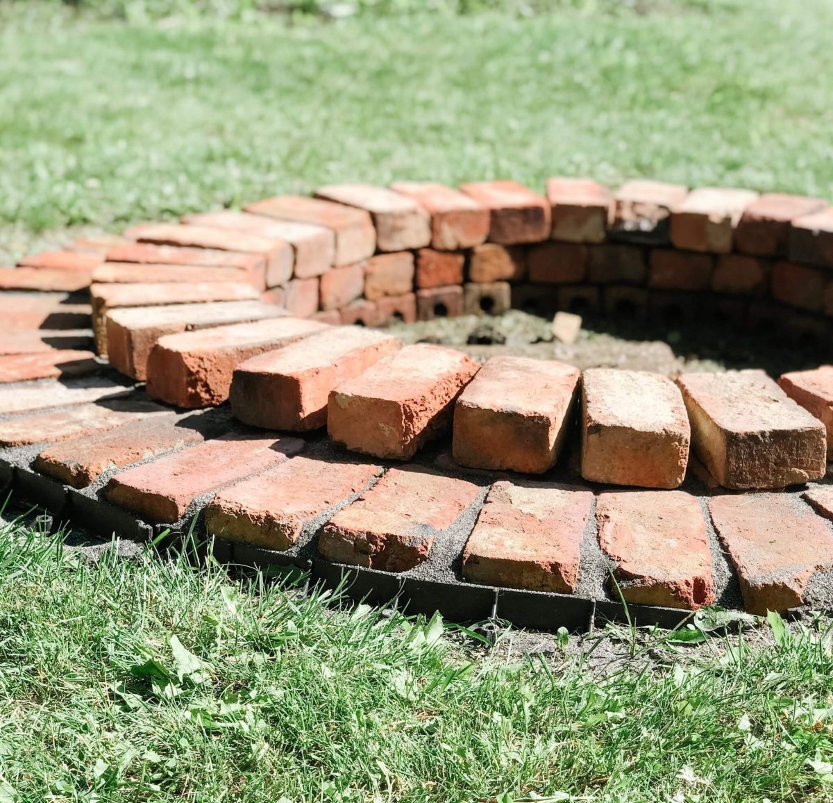 Cheap and Easy homemade square brick fire pit : A Simple DIY Project Guide!