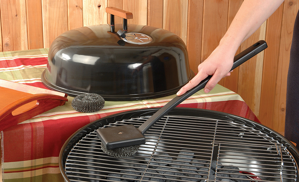 Grilling bricks: what are they? The beginners guide to cleaning your grill.