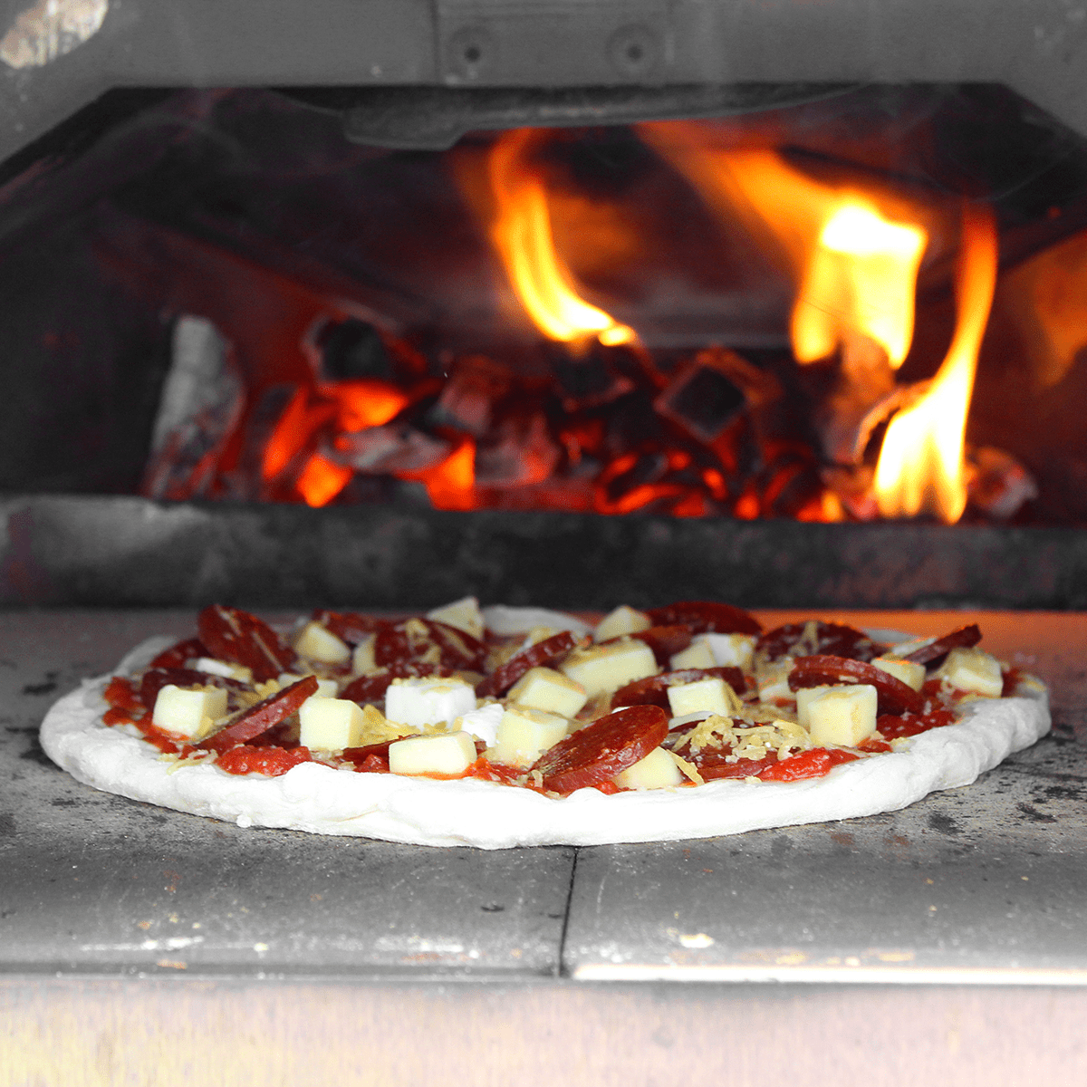 How to Use an outdoor brick pizza oven: Tips and Tricks for Perfect Pizza!